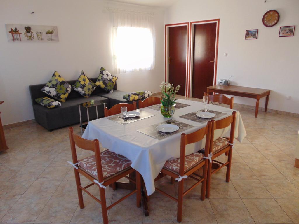 Apartments Borozan Vinišće الغرفة الصورة