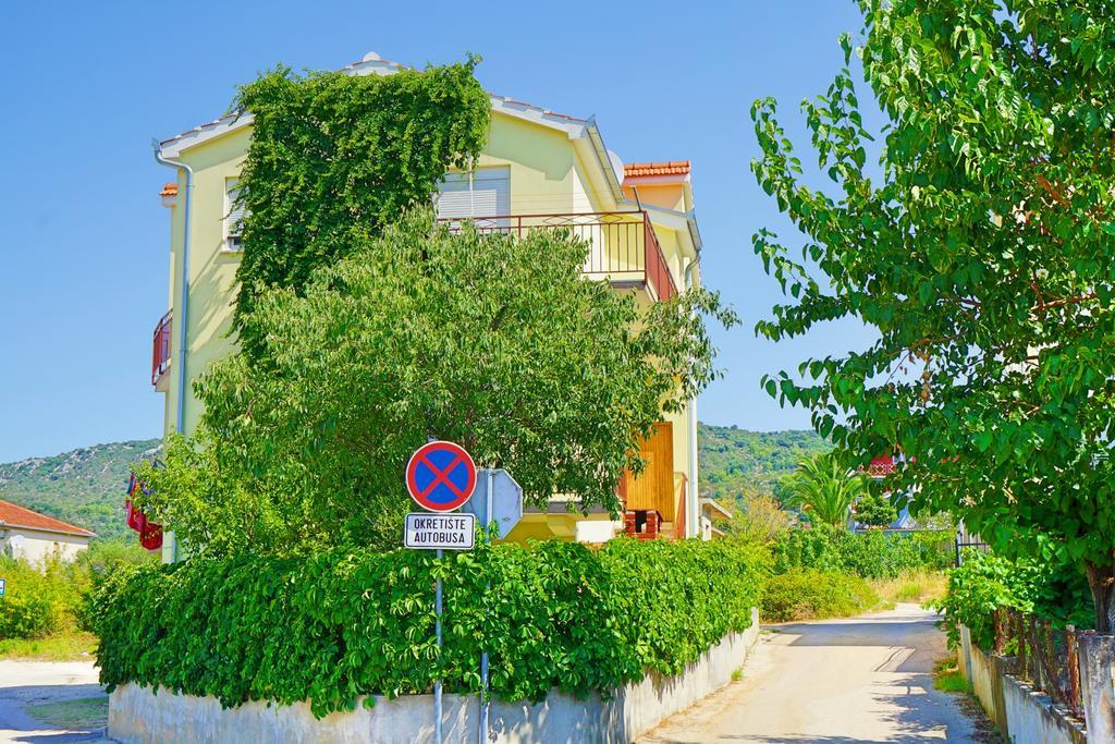 Apartments Borozan Vinišće المظهر الخارجي الصورة